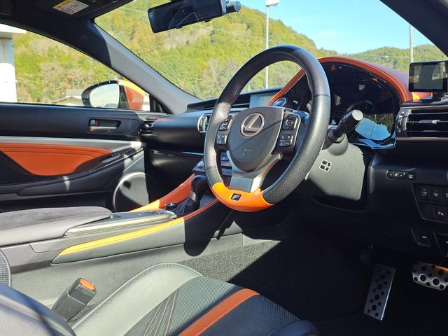 ＲＣ Ｆ カーボンエクステリアパッケージ　カーボンエクステリアパッケージ　マークレビンソンプレミアムサウンドシステム　ＴＶＤ　ＥＴＣ　純正メーカーナビ　クルーズコントロールカーボンリアディフューザー　セミアニリン革シート　ブラインドスポット（54枚目）