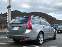 Ｖ５０ ２．０クラシック　ユーザー買取車両　サンルーフ　ブラックレザーシート　パワーシート　シートヒーター　ステーションワゴン　ＥＴＣ付き　右ハンドル　革巻きステアリング（6枚目）