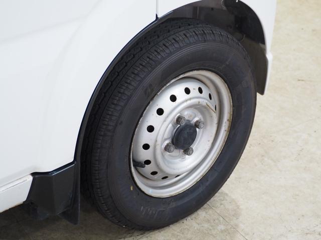 キャリイトラック ＫＣエアコン・パワステ　５速ＭＴ　４ＷＤ　三方開　エアコン　パワーステアリング　ヘッドライトレベライザー　保証付き　室内清掃済み（14枚目）
