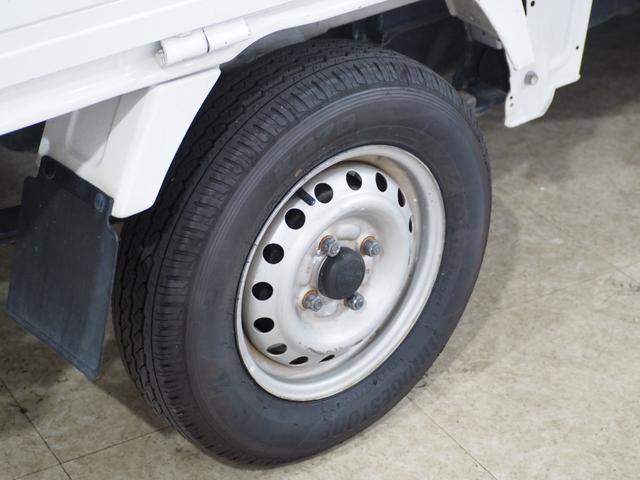 キャリイトラック ＫＣエアコン・パワステ　５速ＭＴ　４ＷＤ　三方開　エアコン　パワーステアリング　ヘッドライトレベライザー　保証付き　室内清掃済み（16枚目）