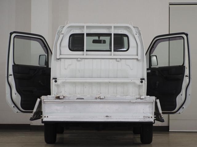 キャリイトラック ＫＣエアコン・パワステ　５速ＭＴ　４ＷＤ　三方開　エアコン　パワーステアリング　ヘッドライトレベライザー　保証付き　室内清掃済み（31枚目）