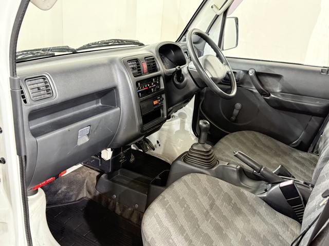 キャリイトラック ＫＣエアコン・パワステ　５速ＭＴ　４ＷＤ　三方開　エアコン　パワーステアリング　ヘッドライトレベライザー　保証付き　室内清掃済み（43枚目）