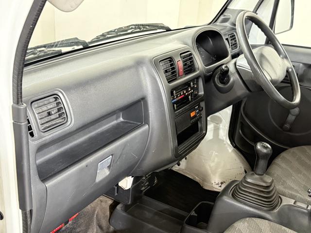 キャリイトラック ＫＣエアコン・パワステ　５速ＭＴ　４ＷＤ　三方開　エアコン　パワーステアリング　ヘッドライトレベライザー　保証付き　室内清掃済み（58枚目）