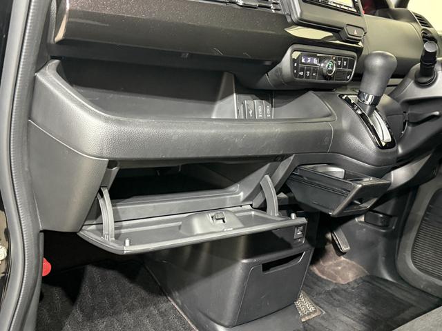 Ｎ－ＢＯＸカスタム Ｇ・Ｌホンダセンシング　１オーナー　Ｂカメラ　シートＨ　ＥＴＣ　ＡＣＣ　ＰＳＤ　ＬＥＤオートライト　フォグ　衝突軽減Ｂ　ＥＳＣ　レーンアシスト　フルセグナビ　ＢＴ　ＤＶＤ　ＣＤ　ステリモ　ＡＡＣ　純正１４ＡＷ　Ｒサンシェード（64枚目）