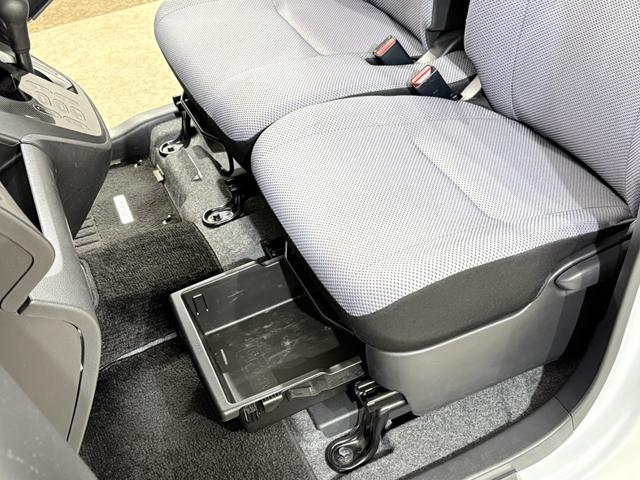 デイズルークス ライダーブラックライン　ＨスターＸＧｐｋｇベース　全方位Ｍ　ＥＴＣ　両ＰＳＤ　ＨＩＤオートライト　衝突軽減Ｂ　ＥＳＣ　Ｐスタート　Ａストップ　フルセグナビＢＴ　ＤＶＤ　ＣＤ　ステリモ　ＡＡＣ　純正１５ＡＷ　Ｒシーリングファン（51枚目）