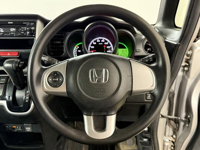 N-BOX G・Lパッケージ ETC PSD ESC Pスタート Aストップ ステリモ AAC ウィンカー付電格ミラー リアシートスライド+シートバックテーブル Rサンシェード 運転席シートハイトアジャスター 純正オーディオ CD(56枚目)