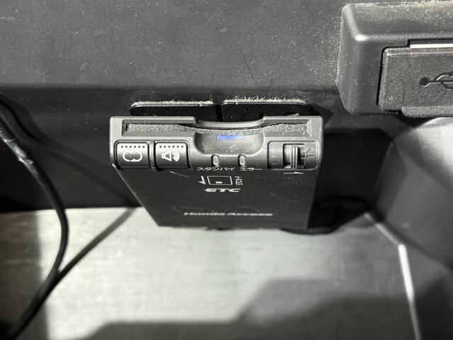 N-BOX G ターボSSパッケージ Bカメラ ETC 両側PSD クルコン HIDオートライト フォグ ESC Pスタート Aストップ ナビTV DVD CD USB パドルシフト ステリモ AAC 純正14AW ウィンカー付電格ミラー(11枚目)