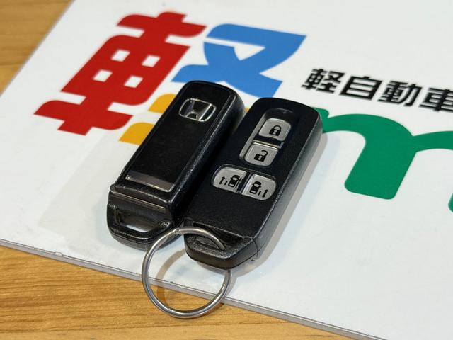 N-BOX G ターボSSパッケージ Bカメラ ETC 両側PSD クルコン HIDオートライト フォグ ESC Pスタート Aストップ ナビTV DVD CD USB パドルシフト ステリモ AAC 純正14AW ウィンカー付電格ミラー(80枚目)