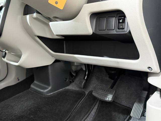 車体が小さいため、小回りが利きます。狭い道を通るときや対向車ともすれ違いやすく、狭い駐車場でも駐車しやすくなっています。