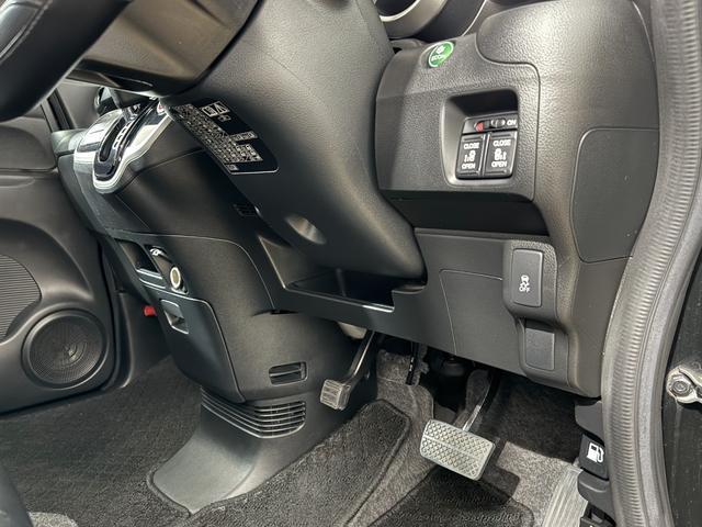 N-BOX G ターボSSパッケージ Bカメラ ETC 両PSD クルコン ナビTV DVD ESC HIDオートライト Pスタート パドルシフト ステリモ AAC 社外14インチAW ウィンカー付電動格納ミラー シートハイトアジャスター(54枚目)