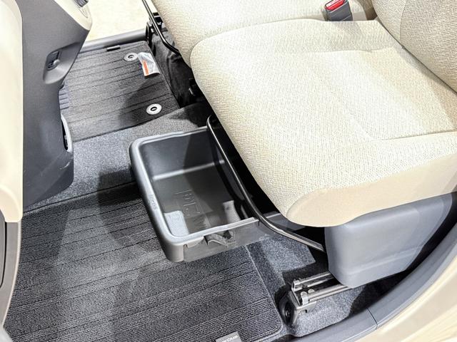 ムーヴキャンバス Xリミテッド SAII Bカメラ ETC 両側PSD フルセグナビ BT DVD CD オートライト 衝突軽減B ESC Pスタート Aストップ ステリモ オートエアコン スマートキー スペアキー付 電格ミラー ベンチシート(48枚目)