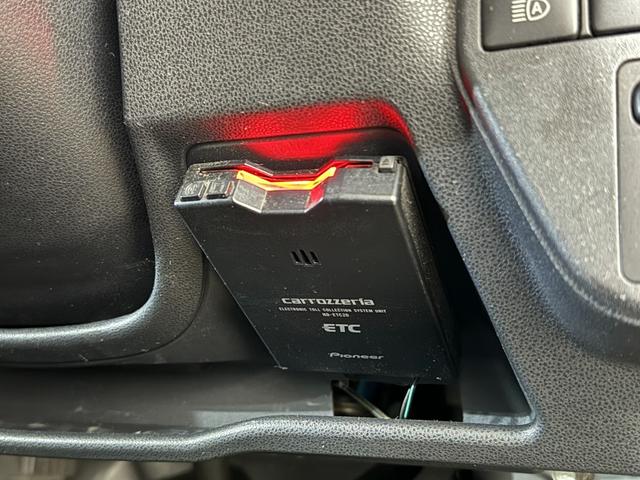 ハイゼットカーゴ クルーズＳＡＩＩＩ　ハイルーフ　ＥＴＣ　コーナーセンサー　ナビＴＶ　衝突被害軽減Ｂ　ＥＳＣ　オートハイビーム　アイドリングＳ　電格ミラー　キーレス　レベライザー　エアコン　パワステ　パワーウィンドウ　ＡＢＳ　Ｗエアバッグ（9枚目）