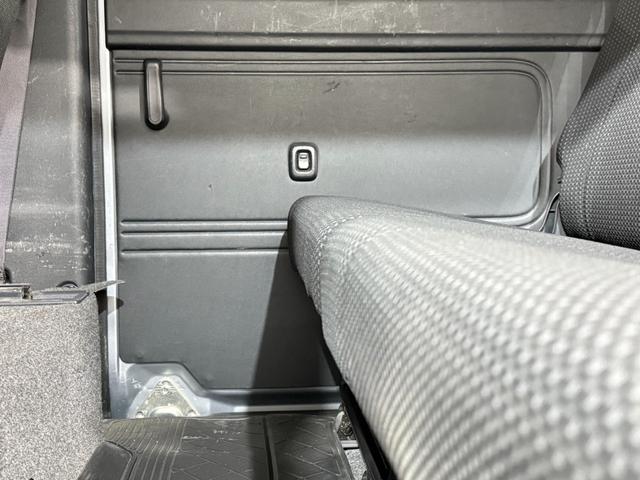 ハイゼットカーゴ クルーズＳＡＩＩＩ　ハイルーフ　ＥＴＣ　コーナーセンサー　ナビＴＶ　衝突被害軽減Ｂ　ＥＳＣ　オートハイビーム　アイドリングＳ　電格ミラー　キーレス　レベライザー　エアコン　パワステ　パワーウィンドウ　ＡＢＳ　Ｗエアバッグ（23枚目）