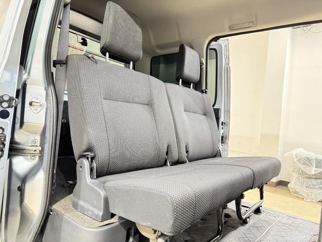 ハイゼットカーゴ クルーズＳＡＩＩＩ　ハイルーフ　ＥＴＣ　コーナーセンサー　ナビＴＶ　衝突被害軽減Ｂ　ＥＳＣ　オートハイビーム　アイドリングＳ　電格ミラー　キーレス　レベライザー　エアコン　パワステ　パワーウィンドウ　ＡＢＳ　Ｗエアバッグ（25枚目）