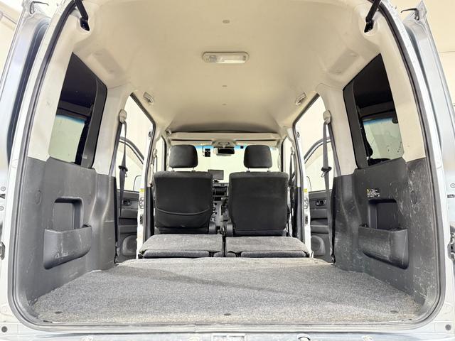 ハイゼットカーゴ クルーズＳＡＩＩＩ　ハイルーフ　ＥＴＣ　コーナーセンサー　ナビＴＶ　衝突被害軽減Ｂ　ＥＳＣ　オートハイビーム　アイドリングＳ　電格ミラー　キーレス　レベライザー　エアコン　パワステ　パワーウィンドウ　ＡＢＳ　Ｗエアバッグ（32枚目）
