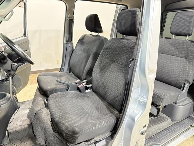 ハイゼットカーゴ クルーズＳＡＩＩＩ　ハイルーフ　ＥＴＣ　コーナーセンサー　ナビＴＶ　衝突被害軽減Ｂ　ＥＳＣ　オートハイビーム　アイドリングＳ　電格ミラー　キーレス　レベライザー　エアコン　パワステ　パワーウィンドウ　ＡＢＳ　Ｗエアバッグ（46枚目）