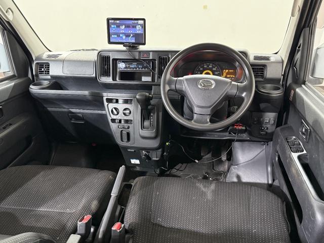 ハイゼットカーゴ クルーズＳＡＩＩＩ　ハイルーフ　ＥＴＣ　コーナーセンサー　ナビＴＶ　衝突被害軽減Ｂ　ＥＳＣ　オートハイビーム　アイドリングＳ　電格ミラー　キーレス　レベライザー　エアコン　パワステ　パワーウィンドウ　ＡＢＳ　Ｗエアバッグ（50枚目）