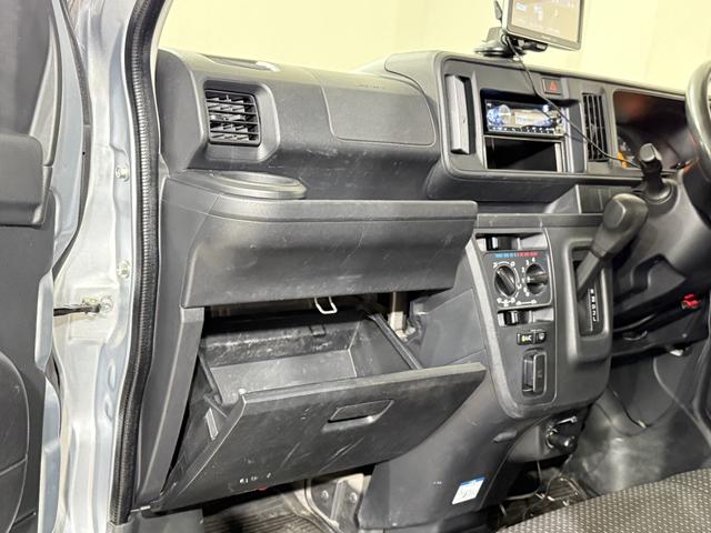 ハイゼットカーゴ クルーズＳＡＩＩＩ　ハイルーフ　ＥＴＣ　コーナーセンサー　ナビＴＶ　衝突被害軽減Ｂ　ＥＳＣ　オートハイビーム　アイドリングＳ　電格ミラー　キーレス　レベライザー　エアコン　パワステ　パワーウィンドウ　ＡＢＳ　Ｗエアバッグ（62枚目）