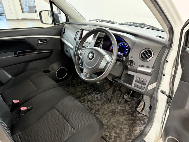 ワゴンＲスティングレー Ｔ　１月３日限定車　ターボ　Ｂカメラ　ＨＤＤナビ　フルセグＴＶ　ＢＴ　ＤＶＤ　ＨＩＤオートライト　フォグ　Ｐスタート　パドルシフト　ステリモ　ＡＡＣ　純正１５インチＡＷ　ウィンカーミラー　ベンチシート（25枚目）