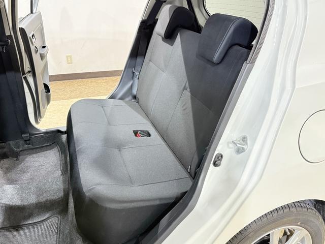 シートを倒して多くの荷物を積めるようにするなど、用途によってさまざまなアレンジが出来ます。