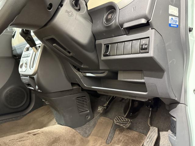 アルトラパン Ｘ　ＥＴＣ　Ｐスタート　純正１４インチＡＷ　スマートキー　スペアキー付　ウィンカー付電格ミラー　レベライザー　純正オーディオ　ＣＤ　ベンチシート　フルフラット　エアコン　パワステ　パワーウィンドウ　ＡＢＳ（56枚目）