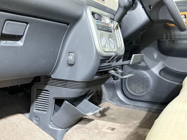 アルトラパン Ｘ　ＥＴＣ　Ｐスタート　純正１４インチＡＷ　スマートキー　スペアキー付　ウィンカー付電格ミラー　レベライザー　純正オーディオ　ＣＤ　ベンチシート　フルフラット　エアコン　パワステ　パワーウィンドウ　ＡＢＳ（64枚目）