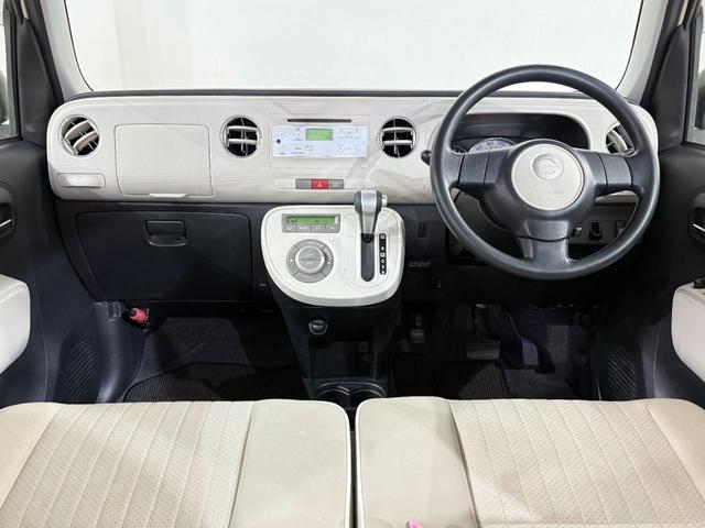 ミラココア ココアプラスＸ　ルーフレール　フォグランプ　アイドリングストップ　オートエアコン　スマートキー　ウィンカー付電動格納ミラー　ヘッドライトレベライザー　純正オーディオ　ＣＤ　ＡＵＸ　ベンチシート　運転席シートリフター（7枚目）