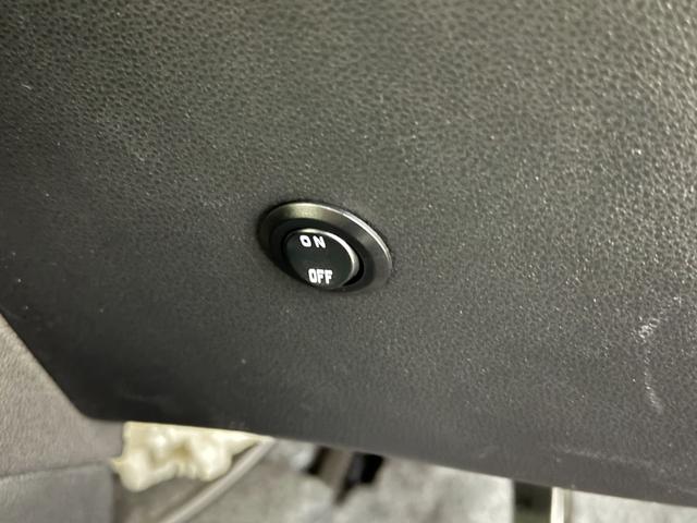 ミラココア ココアプラスＸ　ルーフレール　フォグランプ　アイドリングストップ　オートエアコン　スマートキー　ウィンカー付電動格納ミラー　ヘッドライトレベライザー　純正オーディオ　ＣＤ　ＡＵＸ　ベンチシート　運転席シートリフター（56枚目）