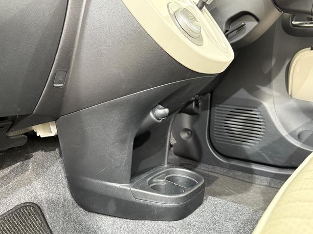 ミラココア ココアプラスＸ　ルーフレール　フォグランプ　アイドリングストップ　オートエアコン　スマートキー　ウィンカー付電動格納ミラー　ヘッドライトレベライザー　純正オーディオ　ＣＤ　ＡＵＸ　ベンチシート　運転席シートリフター（64枚目）