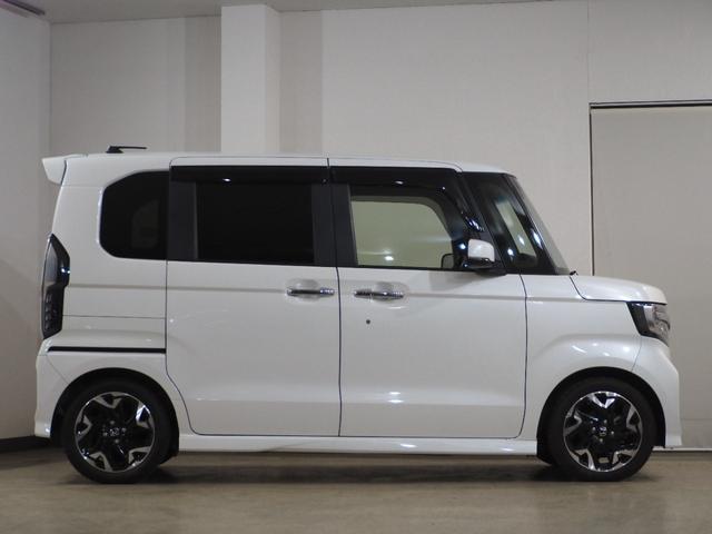 N-BOXカスタム G・EXターボホンダセンシング Bカメラ ETC シートH 両PSD ACC フルセグナビ BT DVD LEDオートライト/フォグ Pスタ パドルシフト ステリモ 純正15AW 助手席スーパースライド ハーフレザー Rサンシェード(22枚目)