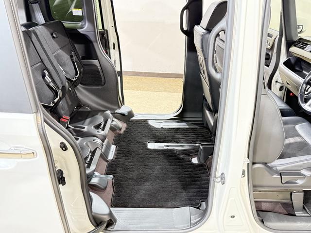 N-BOXカスタム G・EXターボホンダセンシング Bカメラ ETC シートH 両PSD ACC フルセグナビ BT DVD LEDオートライト/フォグ Pスタ パドルシフト ステリモ 純正15AW 助手席スーパースライド ハーフレザー Rサンシェード(29枚目)