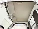 圧迫感の少ない車内空間を実現し、足元も窮屈にならないような作りとなっています。