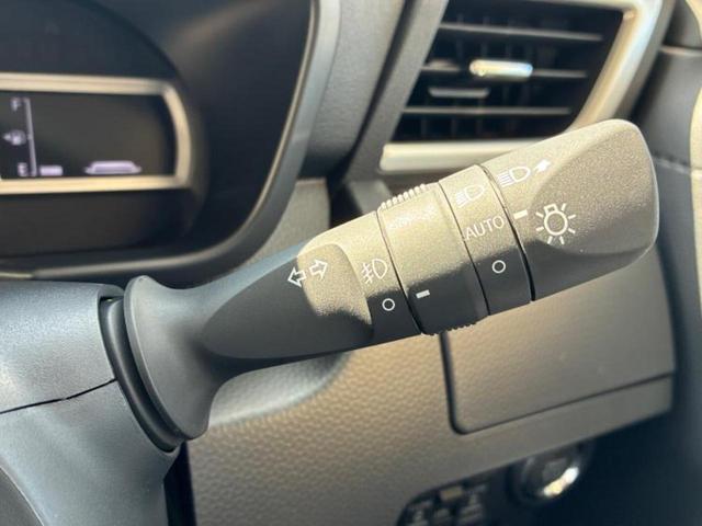 ルーミー カスタムＧ－Ｔ　衝突安全装置／両側電動スライドドア／車線逸脱防止支援システム／ヘッドランプ　ＬＥＤ／ＥＢＤ付ＡＢＳ／横滑り防止装置／アイドリングストップ／エアバッグ　運転席／エアバッグ　助手席／アルミホイール（14枚目）