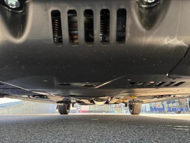 ルーミー カスタムＧ－Ｔ　衝突安全装置／両側電動スライドドア／車線逸脱防止支援システム／ヘッドランプ　ＬＥＤ／ＥＢＤ付ＡＢＳ／横滑り防止装置／アイドリングストップ／エアバッグ　運転席／エアバッグ　助手席／アルミホイール（55枚目）