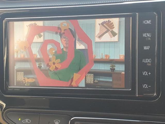 アクア Ｓ　ＥＢＤ付ＡＢＳ／横滑り防止装置／アイドリングストップ／エアバッグ　運転席／エアバッグ　助手席／パワーウインドウ／キーレスエントリー／オートエアコン／パワーステアリング（12枚目）