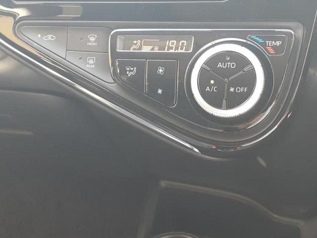 アクア Ｓ　ＥＢＤ付ＡＢＳ／横滑り防止装置／アイドリングストップ／エアバッグ　運転席／エアバッグ　助手席／パワーウインドウ／キーレスエントリー／オートエアコン／パワーステアリング（32枚目）