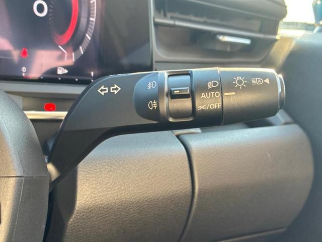 オーラ Ｇ　衝突安全装置／全方位モニター／車線逸脱防止支援システム／ヘッドランプ　ＬＥＤ／ＥＢＤ付ＡＢＳ／横滑り防止装置／アイドリングストップ／フロントモニター／サイドモニター／バックモニター　全周囲カメラ（15枚目）