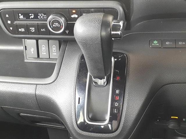 N-BOXカスタム G・Lホンダセンシング 新品タイヤ/純正 SDナビ/電動スライドドア/ヘッドランプ LED/ETC/EBD付ABS/横滑り防止装置/アイドリングストップ/フルセグTV/エアバッグ 運転席/エアバッグ 助手席 片側電動スライド(17枚目)