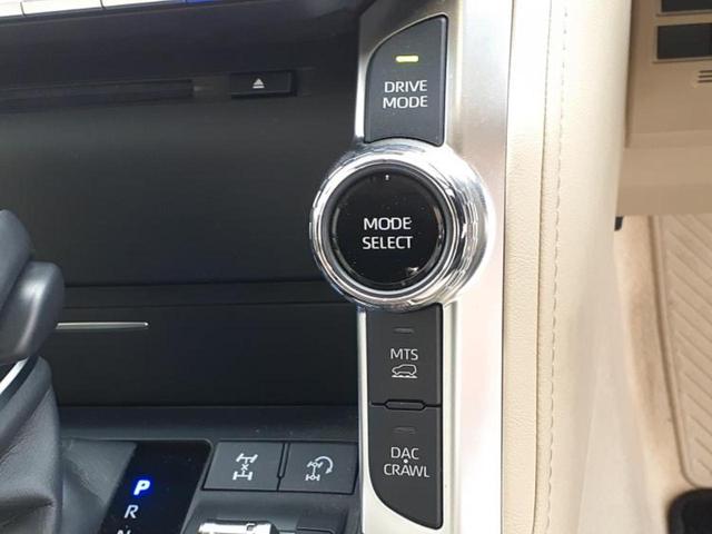 ランドクルーザー ４ＷＤ　ＺＸ　サンルーフ／エアロ／ＪＢＬ／保証書／純正　ＳＤナビ／フリップダウンモニター／衝突安全装置／シートヒーター／全方位モニター／車線逸脱防止支援システム／シート　フルレザー／電動バックドア　革シート　４ＷＤ（31枚目）