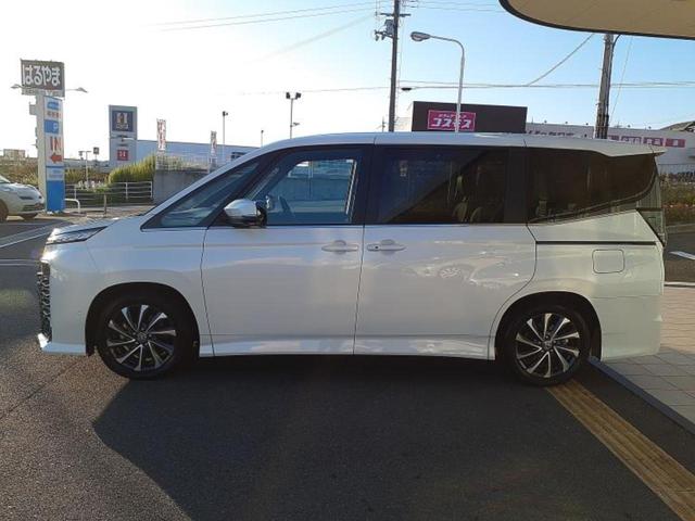 ヴォクシー ハイブリッドS-Z 新品タイヤ/保証書/ディスプレイオーディオ+ナビ10インチ/フリップダウンモニター/デジタルインナーミラー/衝突安全装置/両側電動スライドドア/シートヒーター/車線逸脱防止支援システム バックカメラ(2枚目)