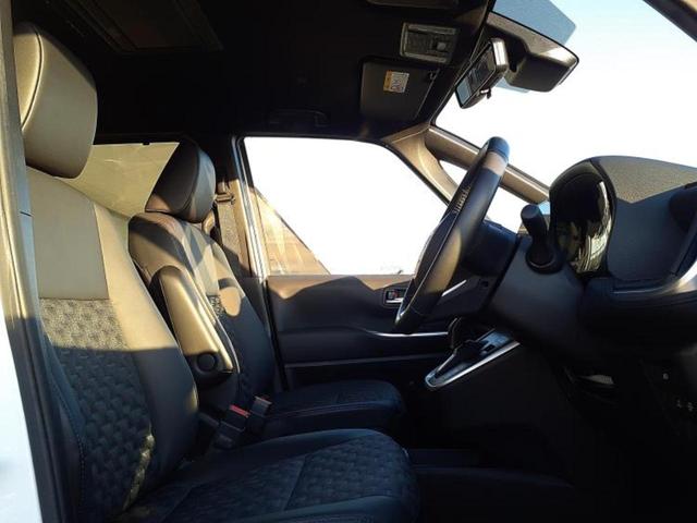 ヴォクシー ハイブリッドS-Z 新品タイヤ/保証書/ディスプレイオーディオ+ナビ10インチ/フリップダウンモニター/デジタルインナーミラー/衝突安全装置/両側電動スライドドア/シートヒーター/車線逸脱防止支援システム バックカメラ(4枚目)