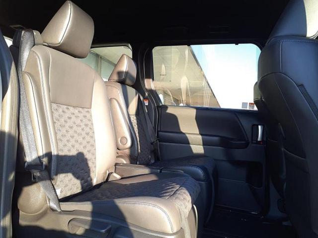 ヴォクシー ハイブリッドS-Z 新品タイヤ/保証書/ディスプレイオーディオ+ナビ10インチ/フリップダウンモニター/デジタルインナーミラー/衝突安全装置/両側電動スライドドア/シートヒーター/車線逸脱防止支援システム バックカメラ(5枚目)