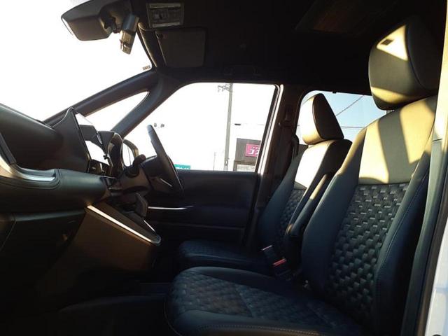 ヴォクシー ハイブリッドS-Z 新品タイヤ/保証書/ディスプレイオーディオ+ナビ10インチ/フリップダウンモニター/デジタルインナーミラー/衝突安全装置/両側電動スライドドア/シートヒーター/車線逸脱防止支援システム バックカメラ(7枚目)