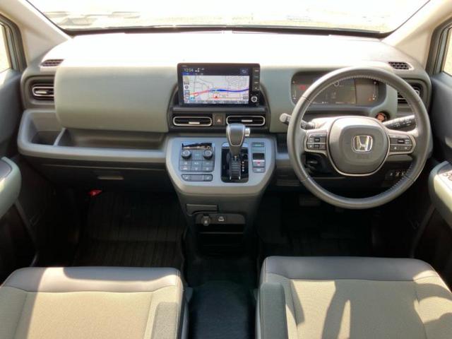 フリード eHEVクロスター 両側電動スライドドア/シートヒーター/車線逸脱防止支援システム/ヘッドランプ LED/EBD付ABS/横滑り防止装置/アイドリングストップ/クルーズコントロール/ルーフレール/エアバッグ 運転席(6枚目)