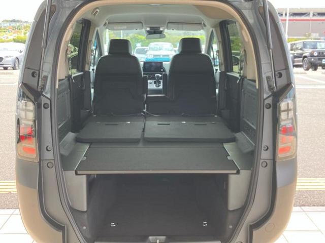 フリード eHEVクロスター 両側電動スライドドア/シートヒーター/車線逸脱防止支援システム/ヘッドランプ LED/EBD付ABS/横滑り防止装置/アイドリングストップ/クルーズコントロール/ルーフレール/エアバッグ 運転席(25枚目)