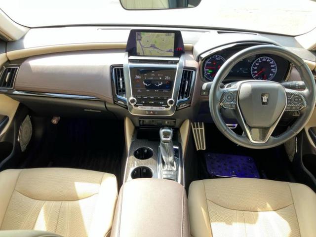 クラウンハイブリッド S Cパッケージ 純正エアロ/保証書/純正 8インチ SDナビ/衝突安全装置/シートヒーター/車線逸脱防止支援システム/シート フルレザー/ヘッドランプ LED/Bluetooth接続/ETC2.0/EBD付ABS(6枚目)