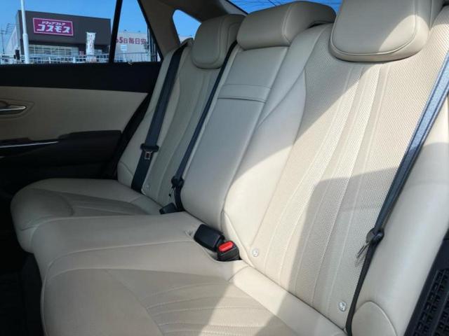 クラウンハイブリッド S Cパッケージ 純正エアロ/保証書/純正 8インチ SDナビ/衝突安全装置/シートヒーター/車線逸脱防止支援システム/シート フルレザー/ヘッドランプ LED/Bluetooth接続/ETC2.0/EBD付ABS(8枚目)