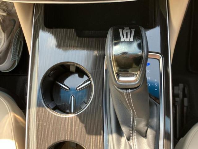 クラウンハイブリッド S Cパッケージ 純正エアロ/保証書/純正 8インチ SDナビ/衝突安全装置/シートヒーター/車線逸脱防止支援システム/シート フルレザー/ヘッドランプ LED/Bluetooth接続/ETC2.0/EBD付ABS(17枚目)