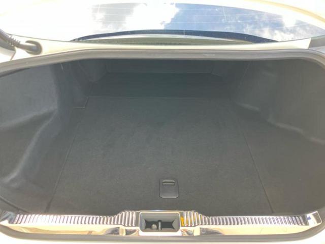 クラウンハイブリッド S Cパッケージ 純正エアロ/保証書/純正 8インチ SDナビ/衝突安全装置/シートヒーター/車線逸脱防止支援システム/シート フルレザー/ヘッドランプ LED/Bluetooth接続/ETC2.0/EBD付ABS(24枚目)