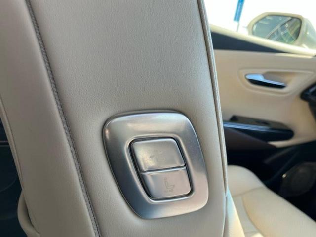 クラウンハイブリッド S Cパッケージ 純正エアロ/保証書/純正 8インチ SDナビ/衝突安全装置/シートヒーター/車線逸脱防止支援システム/シート フルレザー/ヘッドランプ LED/Bluetooth接続/ETC2.0/EBD付ABS(39枚目)